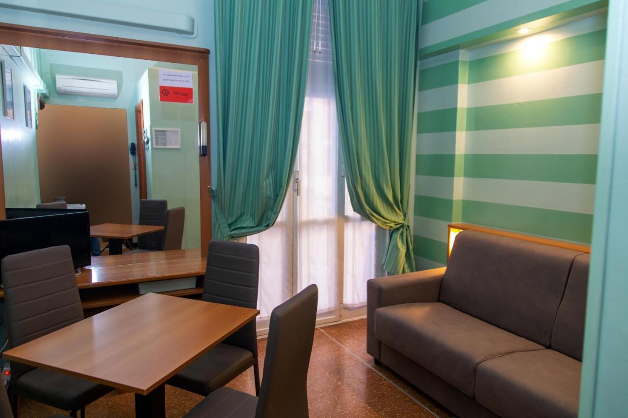 Albergo Glory Borghetto Santo Spirito Bagian luar foto