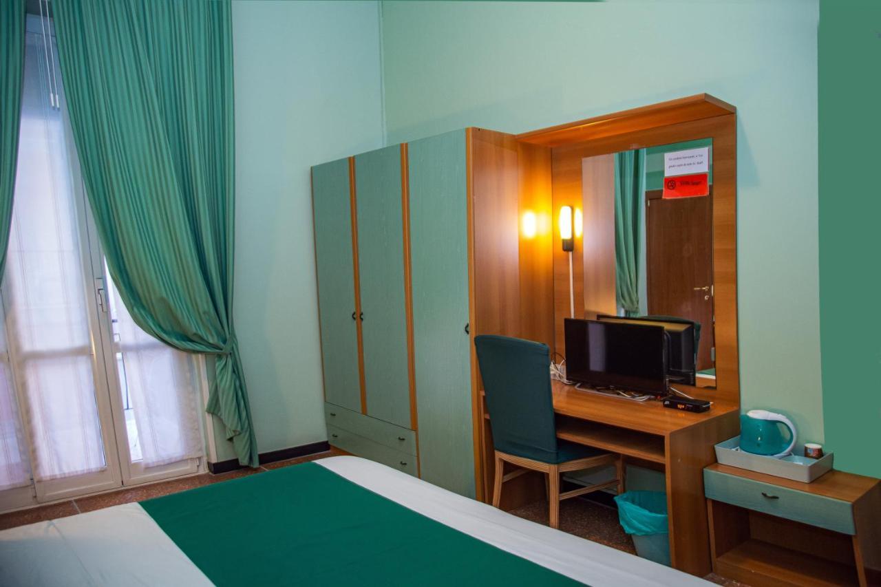 Albergo Glory Borghetto Santo Spirito Bagian luar foto
