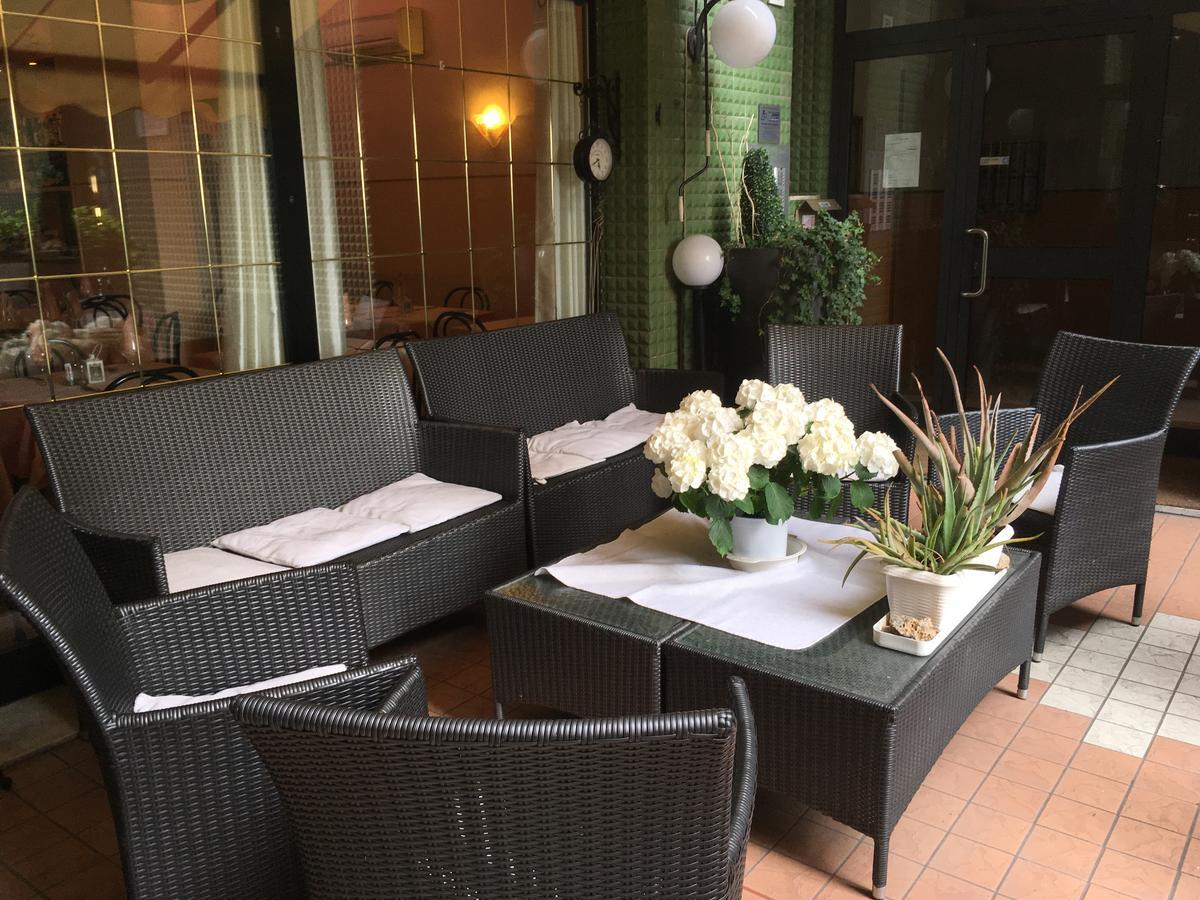 Albergo Glory Borghetto Santo Spirito Bagian luar foto