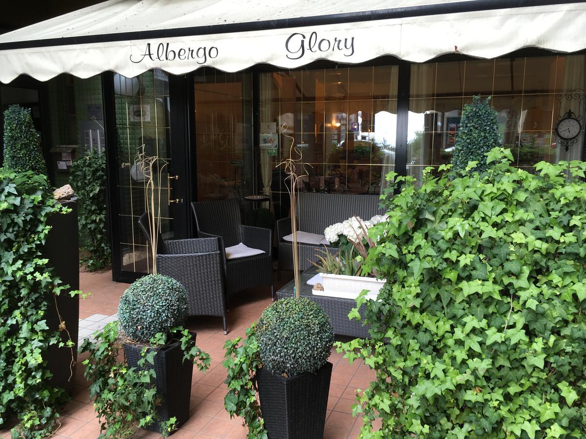 Albergo Glory Borghetto Santo Spirito Bagian luar foto