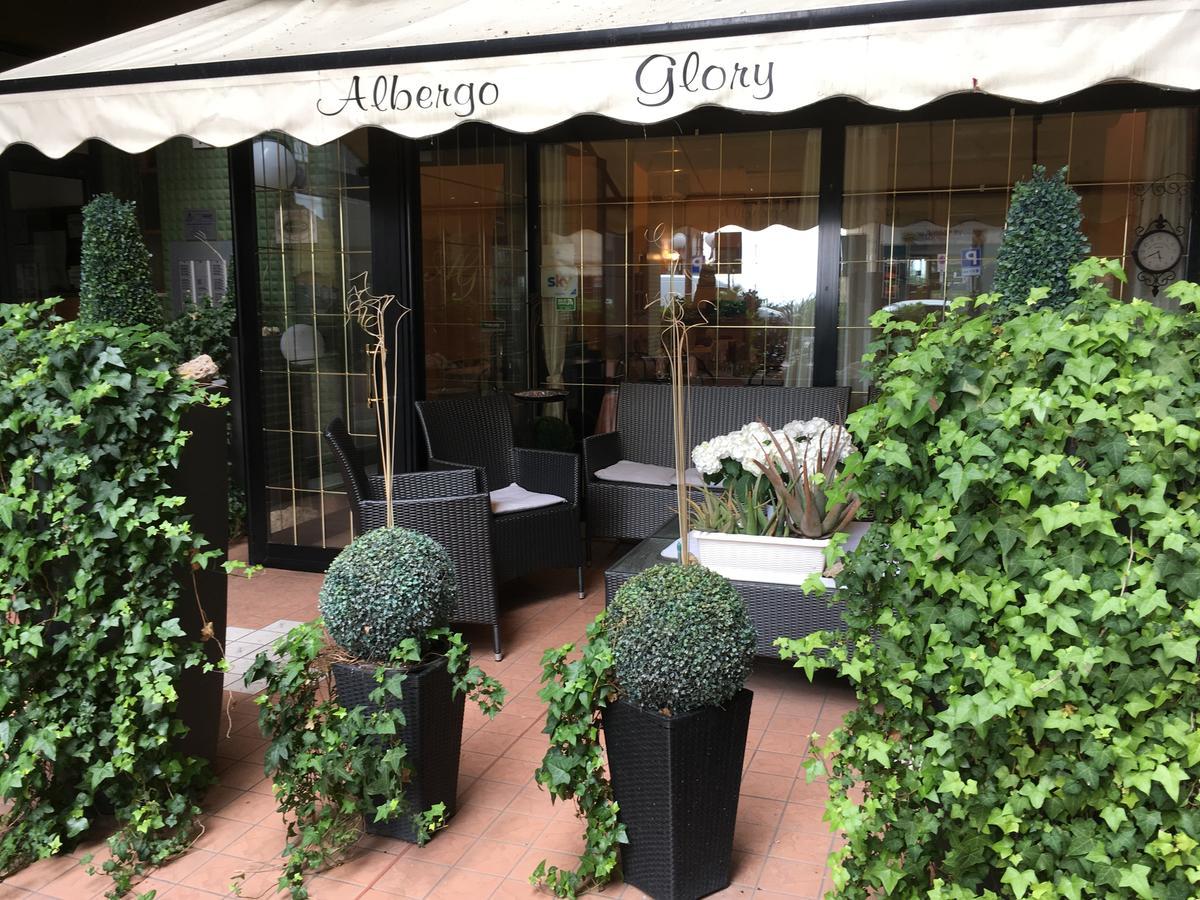 Albergo Glory Borghetto Santo Spirito Bagian luar foto