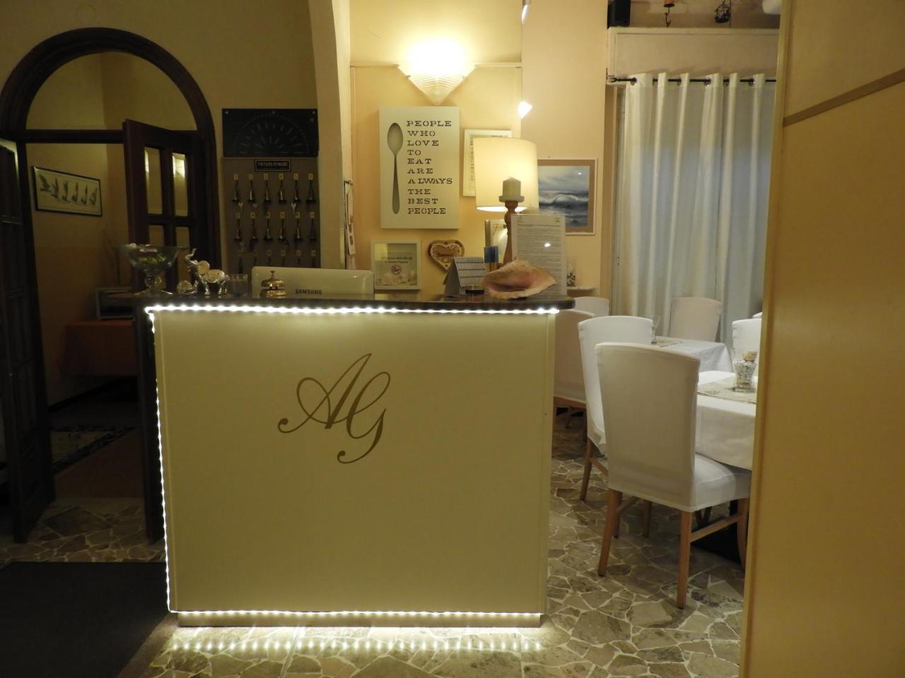 Albergo Glory Borghetto Santo Spirito Bagian luar foto